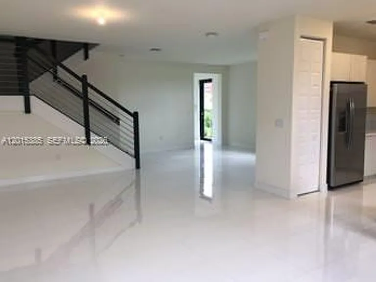10597 NW 81st Ter #Townhouse 10597 — Photo 15