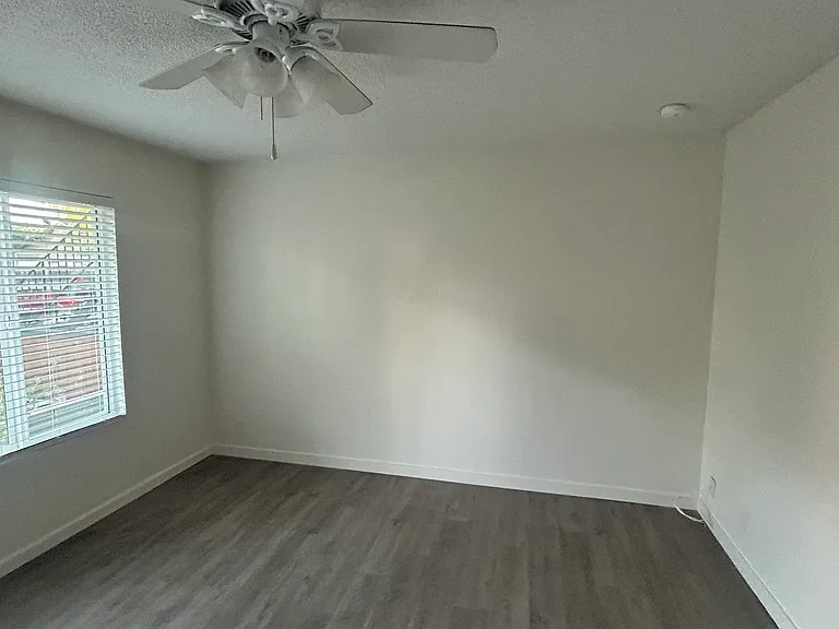 305 N Signal St #2 — Photo 5