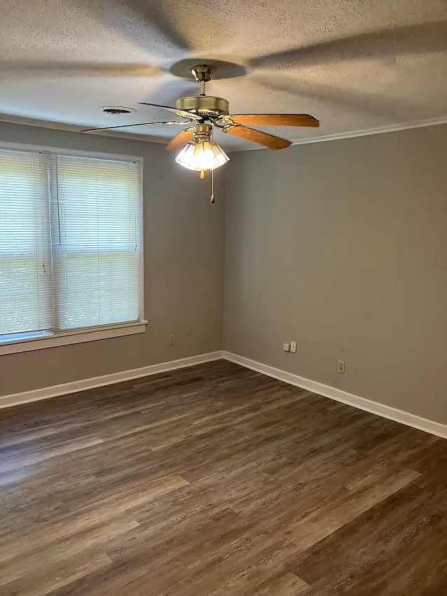 2 bed, $1,150 — Photo 2