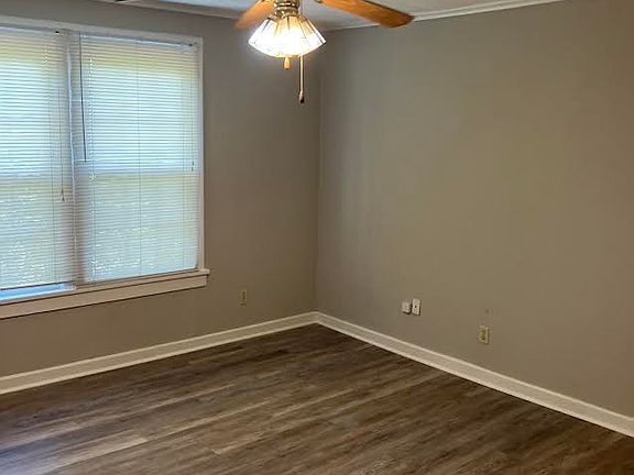 2nd image of 913 Clayton Ave APT 4