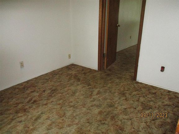 4th image of 3678 Dixie Dr