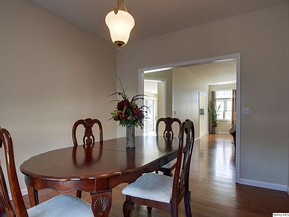 5th image of 4220 Newbury Ct
