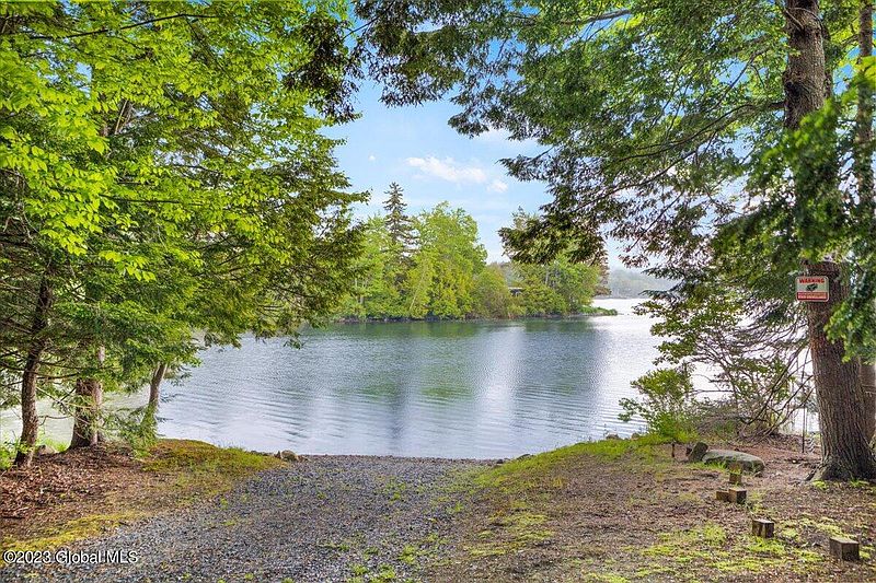 3rd image of 161 Crooked Trail