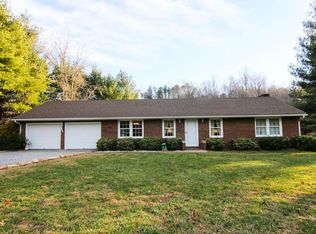 1820 Drewrys Hill Rd, Vinton, VA 24179