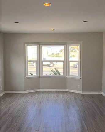 3rd image of 12429 Denver Ave