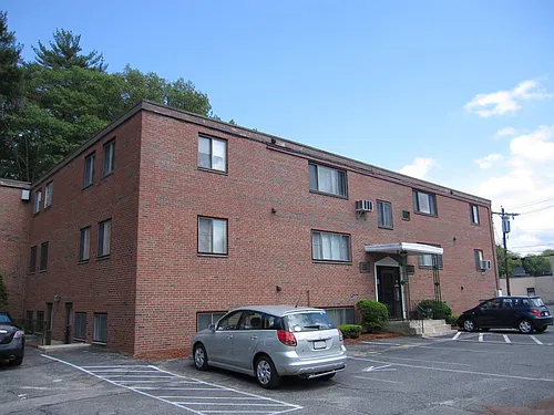 75 Nicholas Rd #C Photo 1