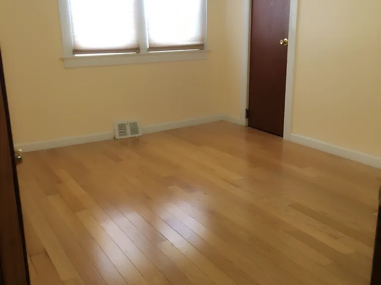 523 W Lookout Ave — Photo 5