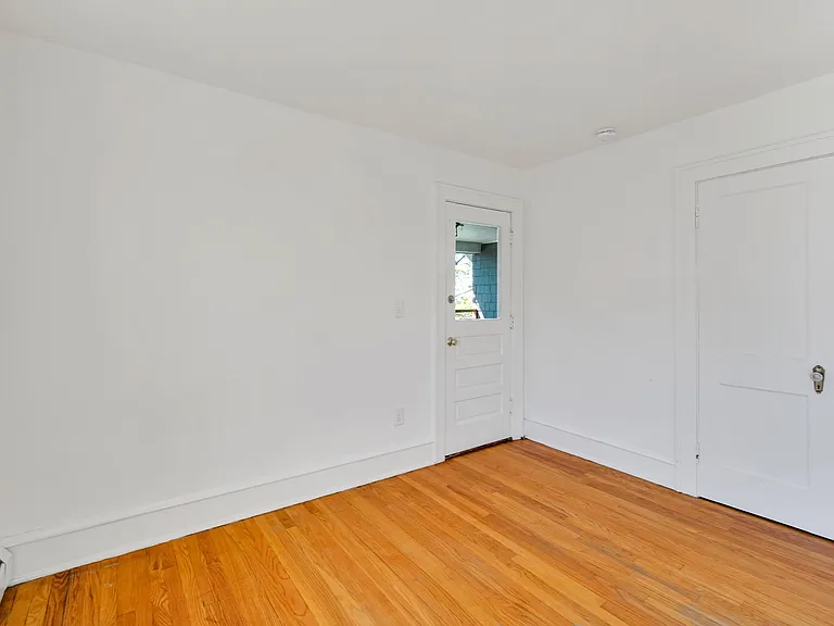 141 Howard St #5 — Photo 6