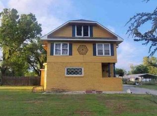 719 Maple St, Perry, OK 73077