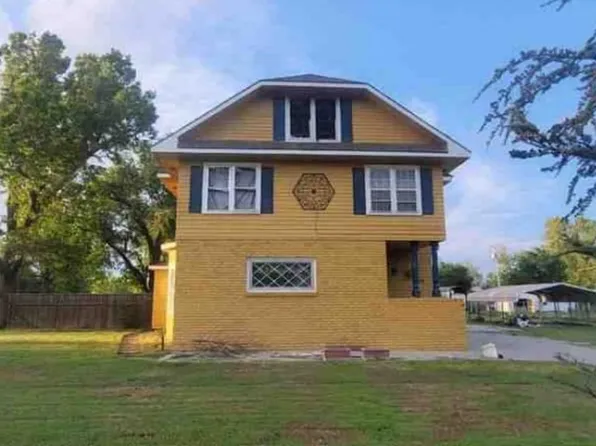 719 Maple St, Perry, OK 73077