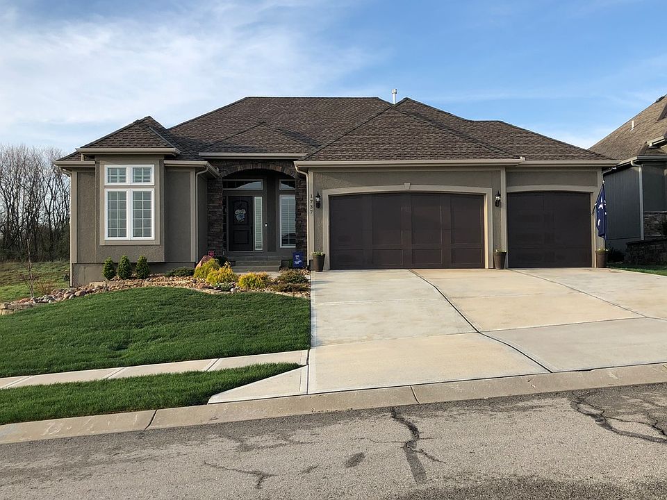 1737 NE Parkwood Drive