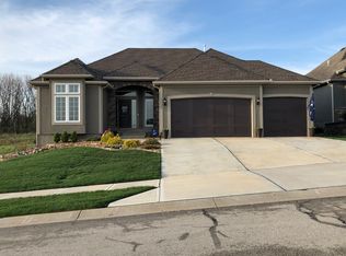 1737 NE Parkwood Dr, Lees Summit, MO 64064