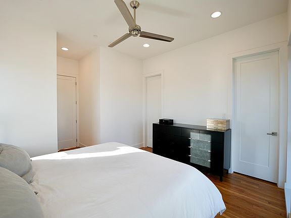 3rd image of 2203 Moser Ave #106-1