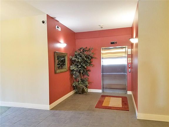 4th image of 721 E North St APT 2A