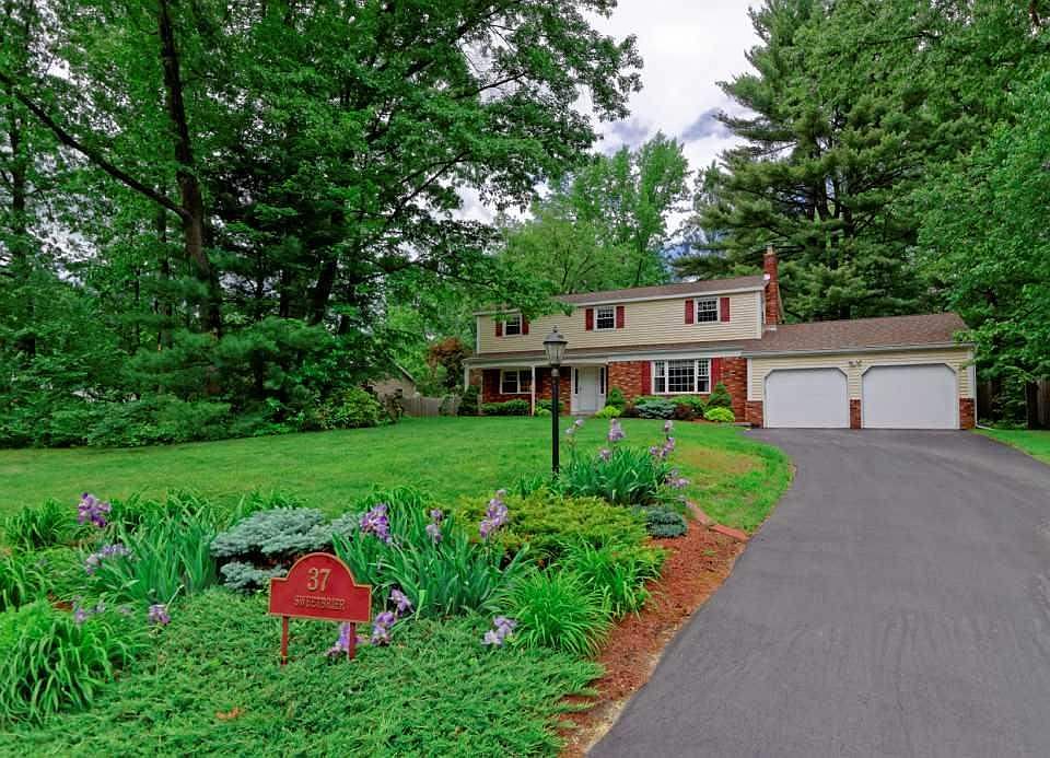 1st image of 37 Sweet Brier Dr