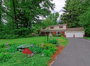 37 Sweet Brier Dr, Ballston Lake, NY 12019