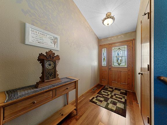 4th image of 425 Hazeltine Pl NE