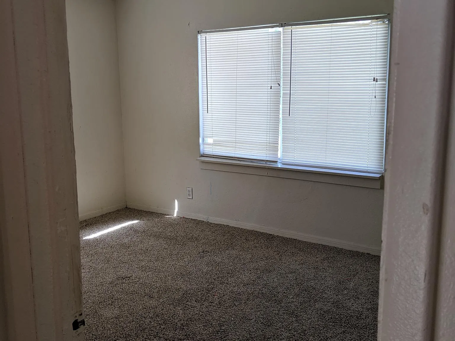 2 bed, 690 sqft, $1,250 — Photo 2