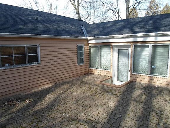 2nd image of 4594 Janet St