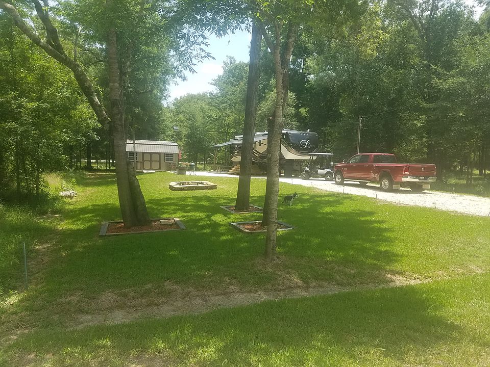1st image of 315 Center Dr