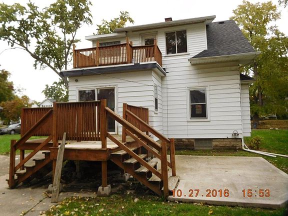 Rear View (Deck) 