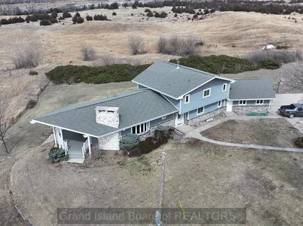 701 W 18th Rd, Phillips, NE 68865