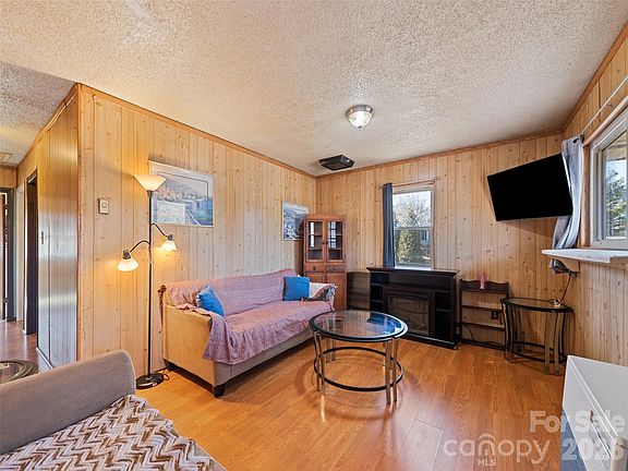 2nd image of 85 Culvern St