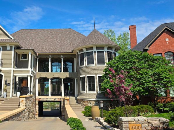 1600 Kenwood Pkwy, Minneapolis, MN 55405