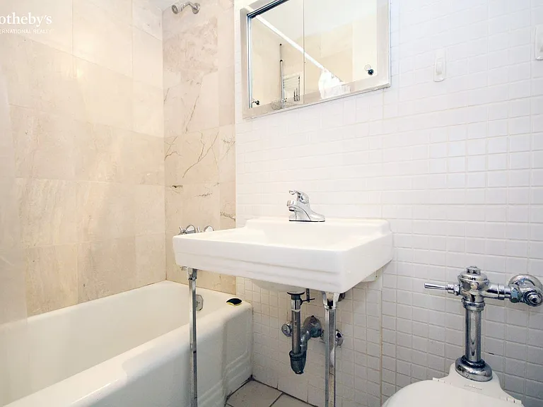 460 E 79th St #14C — Photo 4