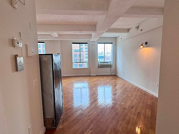2nd image of 29-28 41st Ave #906