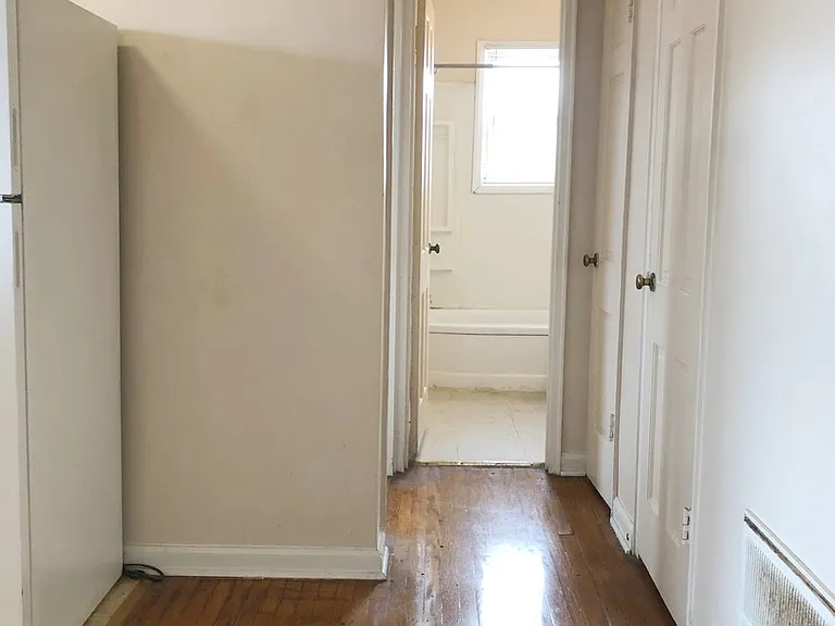 Nola Court Apartments — Photo 19
