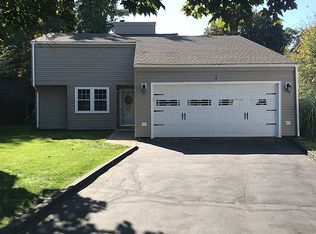 1 E Lake Pl, Middletown, CT 06457