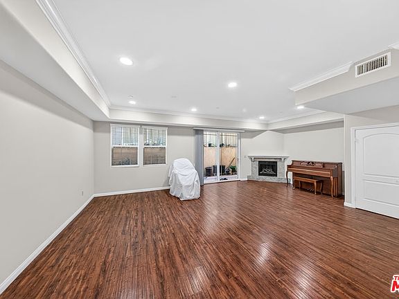 5th image of 3974 Pennsylvania Ave Unit 103