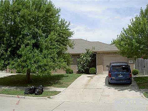 1st image of 903 Lake Dr