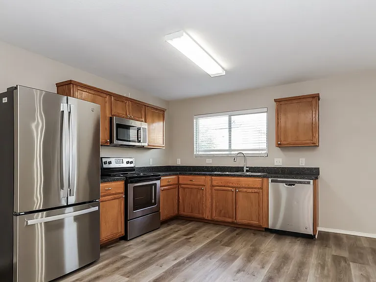 16770 N Thrasher Dr — Photo 8