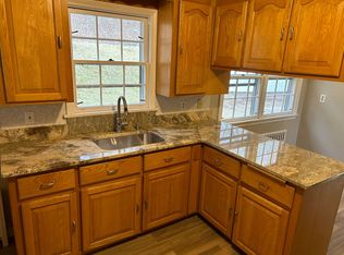 9 Edwards Rd, Portland, CT 06480