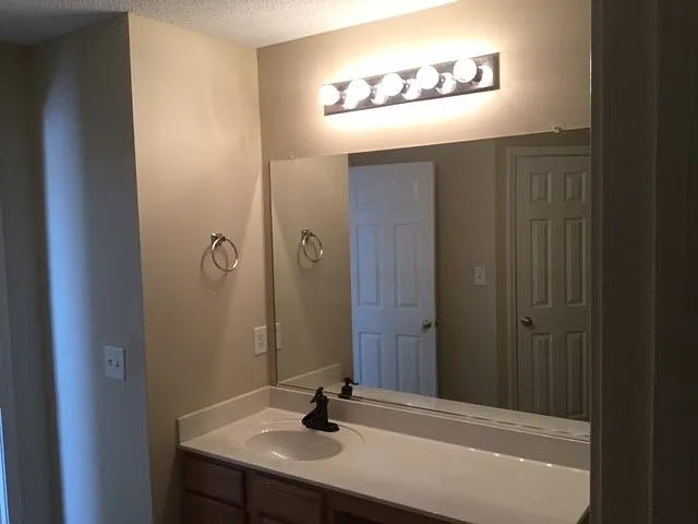 1228 Hampton Park Dr — Photo 8