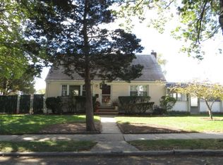 91 Sobro Ave, Valley Stream, NY 11580