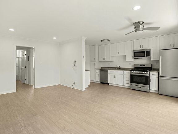 5th image of 12721-25 Pacific Ave #21-5