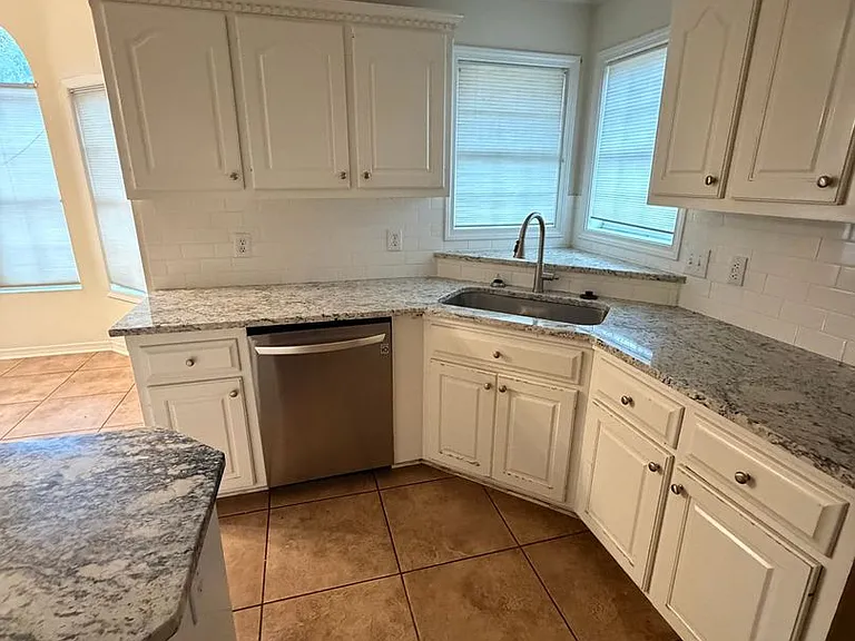 89 Sir Henry Dr — Photo 19
