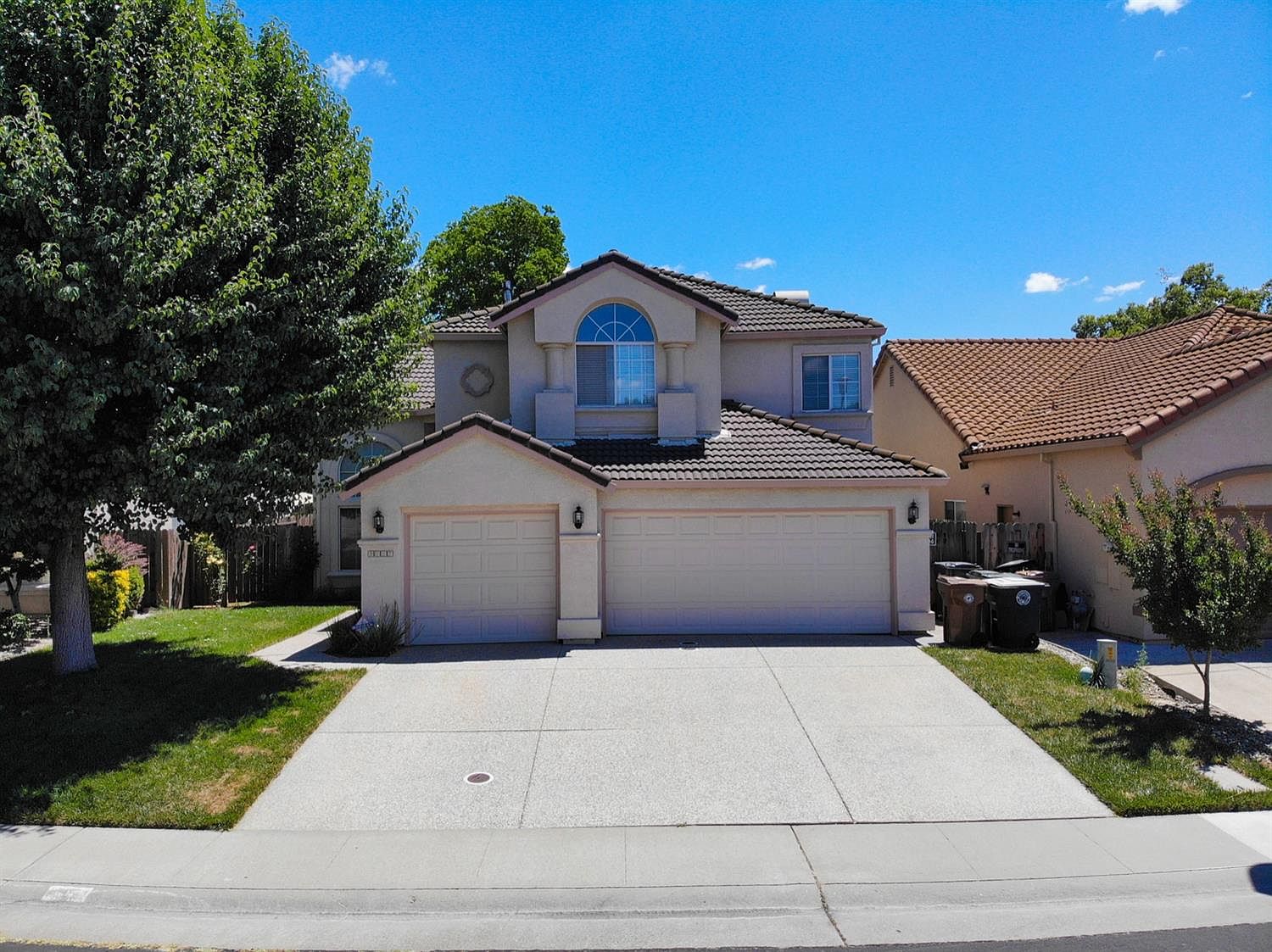 John Ehrhardt Elementary School Old Creek Drive Elk Grove Ca School Walls