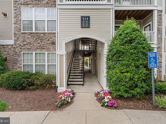 4th image of 514 Sunset View Ter SE Unit 203