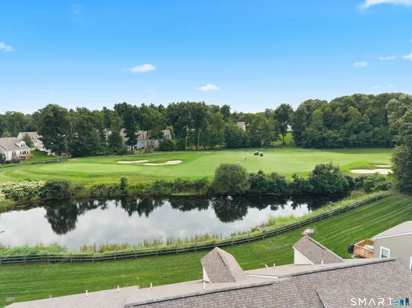 733 Championship Drive #733, Oxford, CT 06478