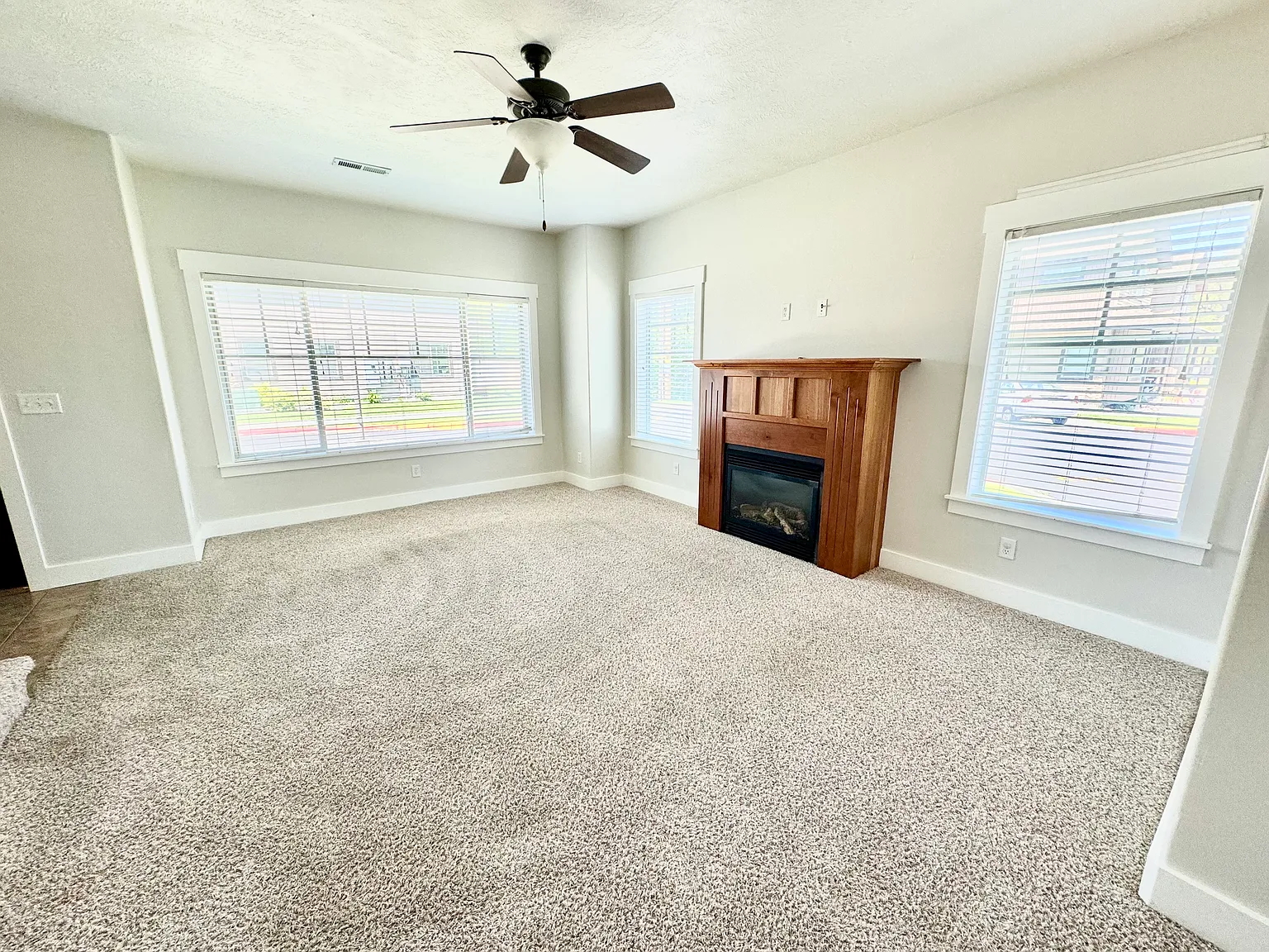 177 S 4 W — Photo 3