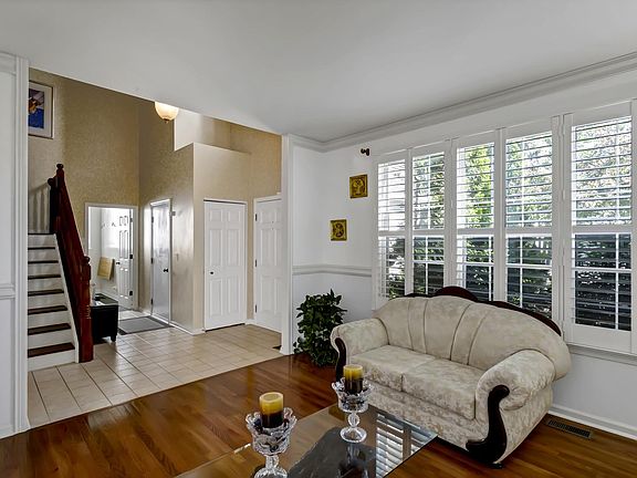 4th image of 1712 Ariana Dr