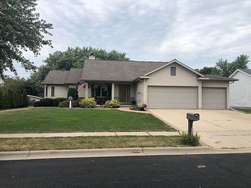 2nd image of 2108 Meadow Grn