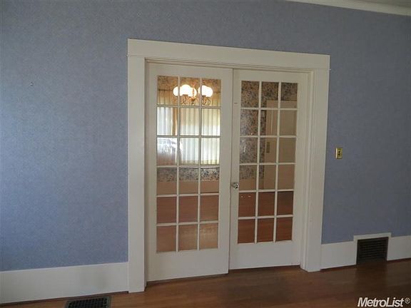 5th image of 520 Oak Ave