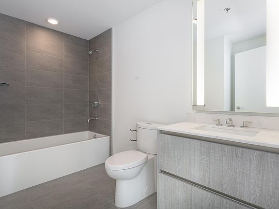 5th image of 338 Main St Unit 3B