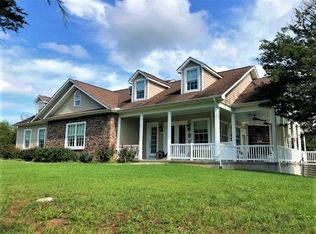 2535 Lagretta Ln, Dandridge, TN 37725