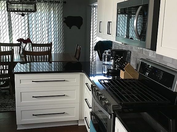 5th image of 45928 Hillsboro Dr